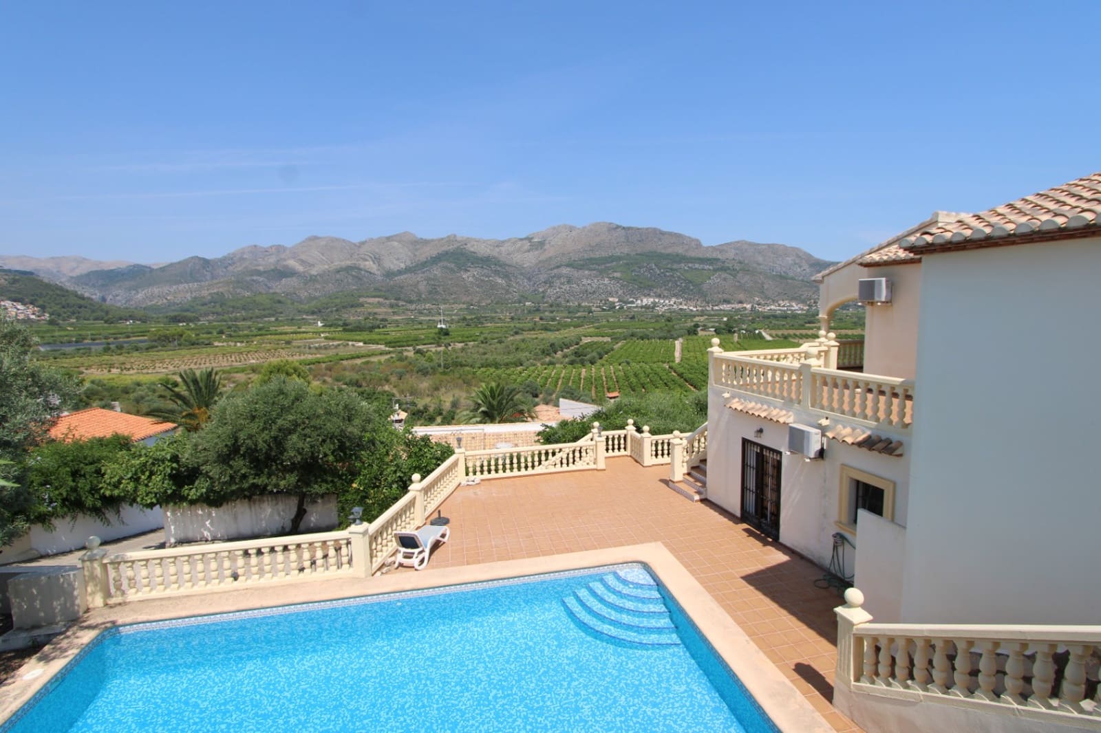 5 camera da letto Villa in vendita in Orba con piscina garage - 645.000 € (Rif: 10014329)