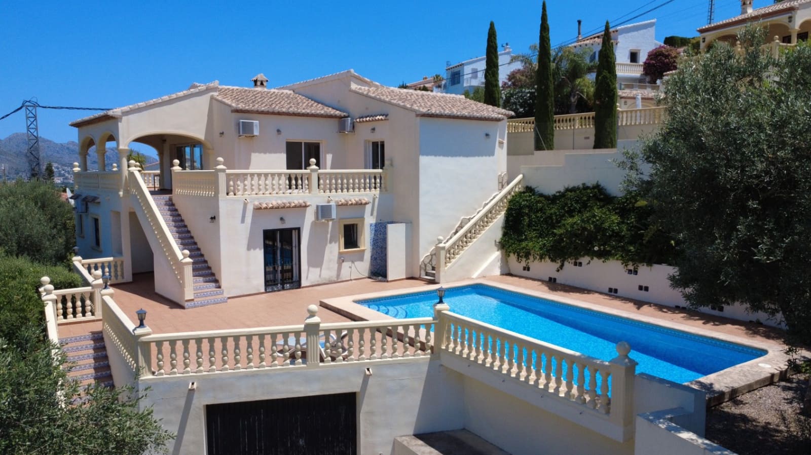 5 camera da letto Villa in vendita in Orba con piscina garage - 645.000 € (Rif: 10014329)