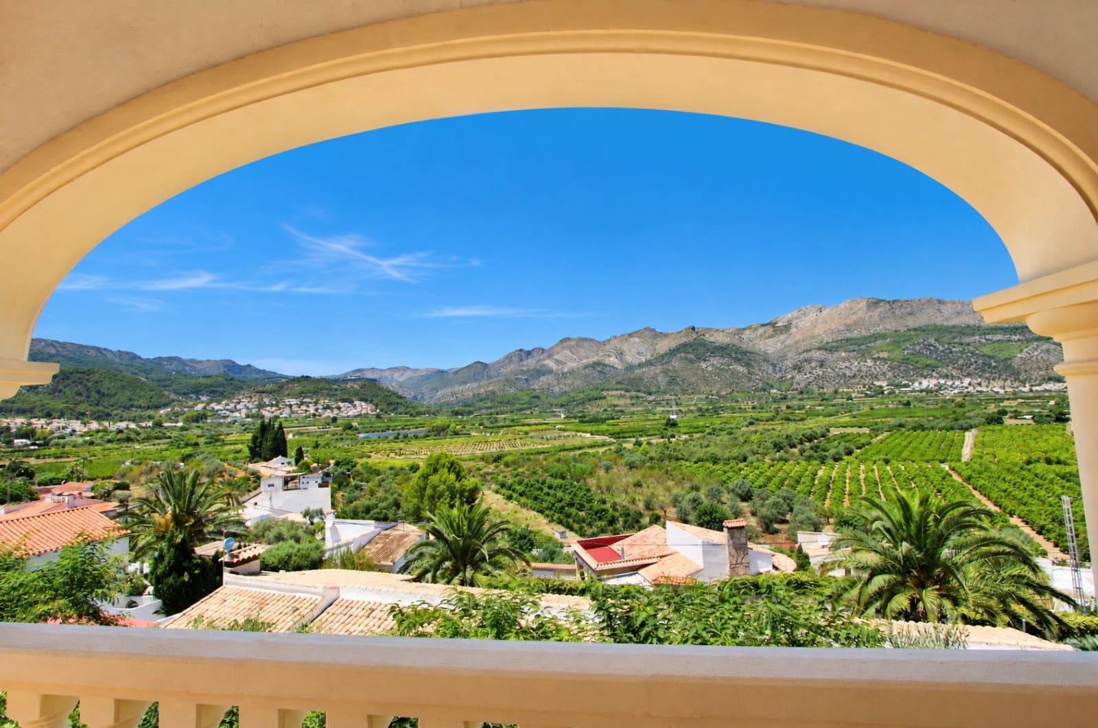 5 quarto Moradia para venda em Orba com piscina garagem - 645 000 € (Ref: 10014329)