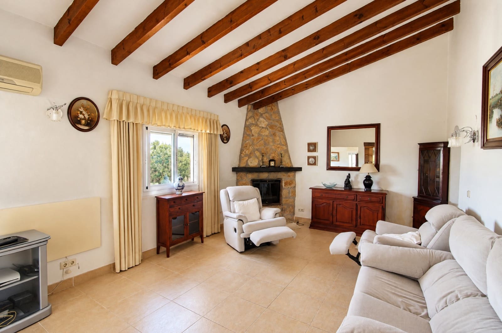 3 bedroom Villa for sale in Orba with garage - € 259,000 (Ref: 10014330)