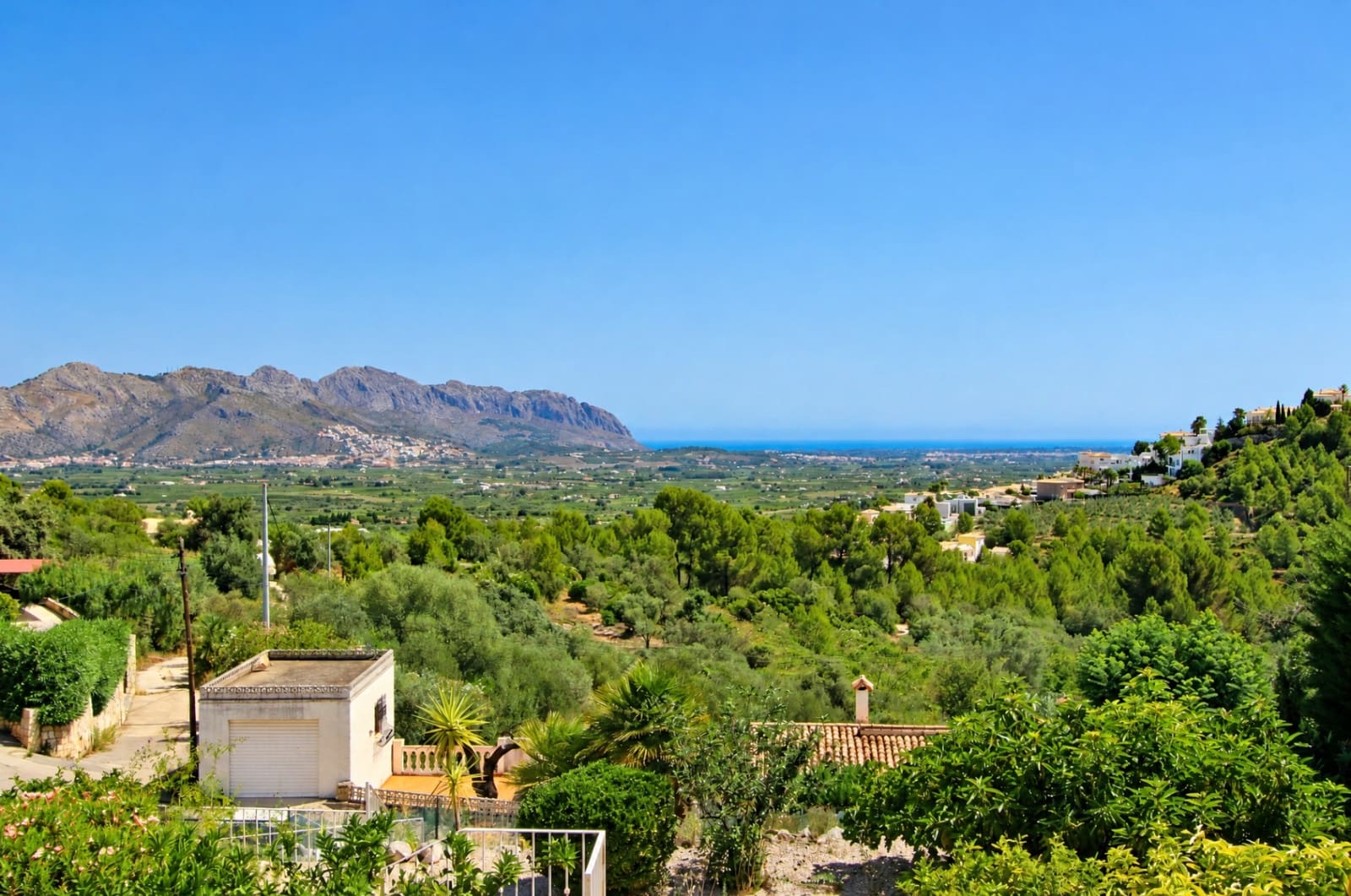 3 bedroom Villa for sale in Orba with garage - € 259,000 (Ref: 10014330)