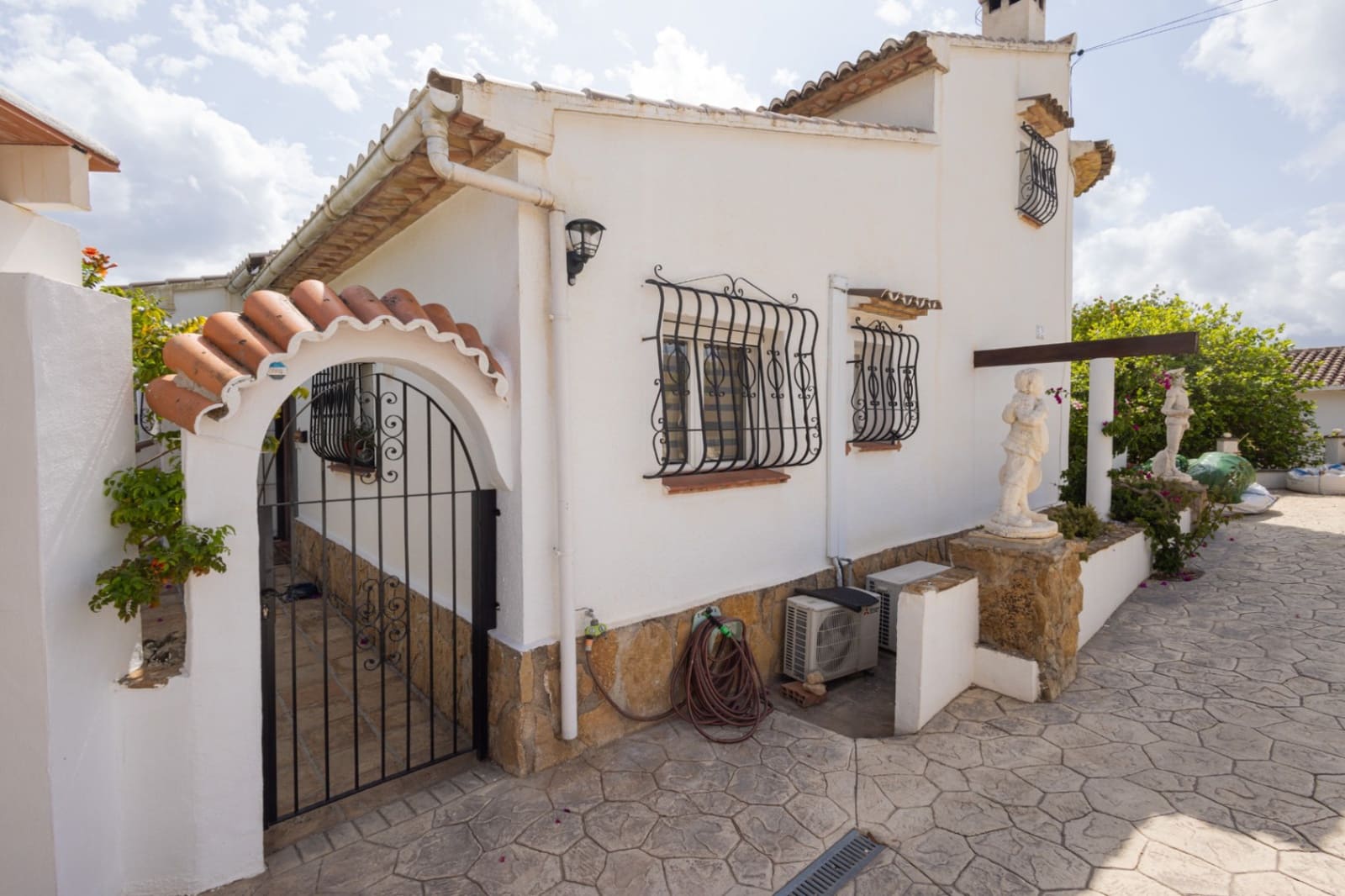 Chalet de 3 habitaciones en Alcalalí / Alcanalí en venta con piscina garaje - 390.000 € (Ref: 10014332)