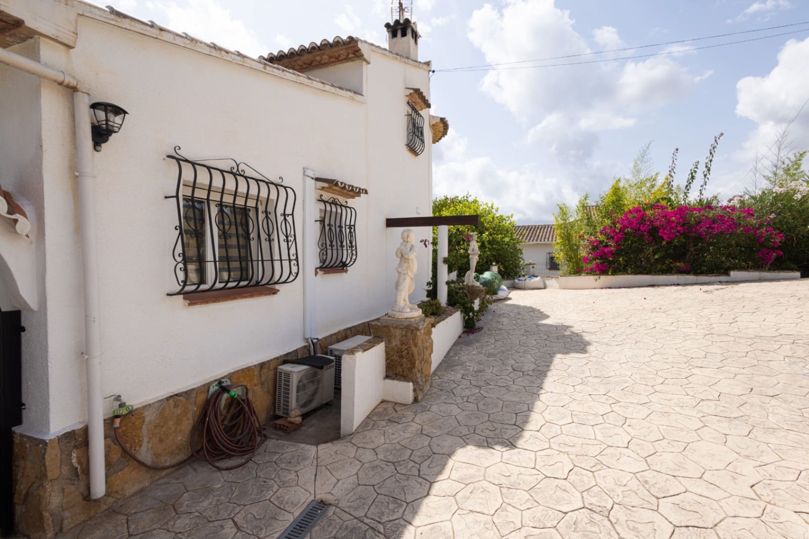 Chalet de 3 habitaciones en Alcalalí / Alcanalí en venta con piscina garaje - 390.000 € (Ref: 10014332)