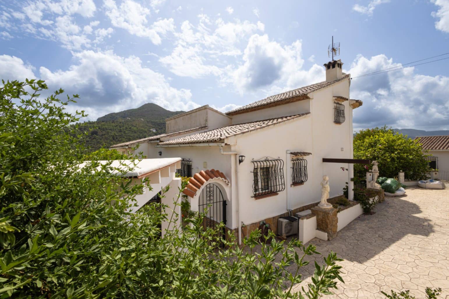 Chalet de 3 habitaciones en Alcalalí / Alcanalí en venta con piscina garaje - 390.000 € (Ref: 10014332)