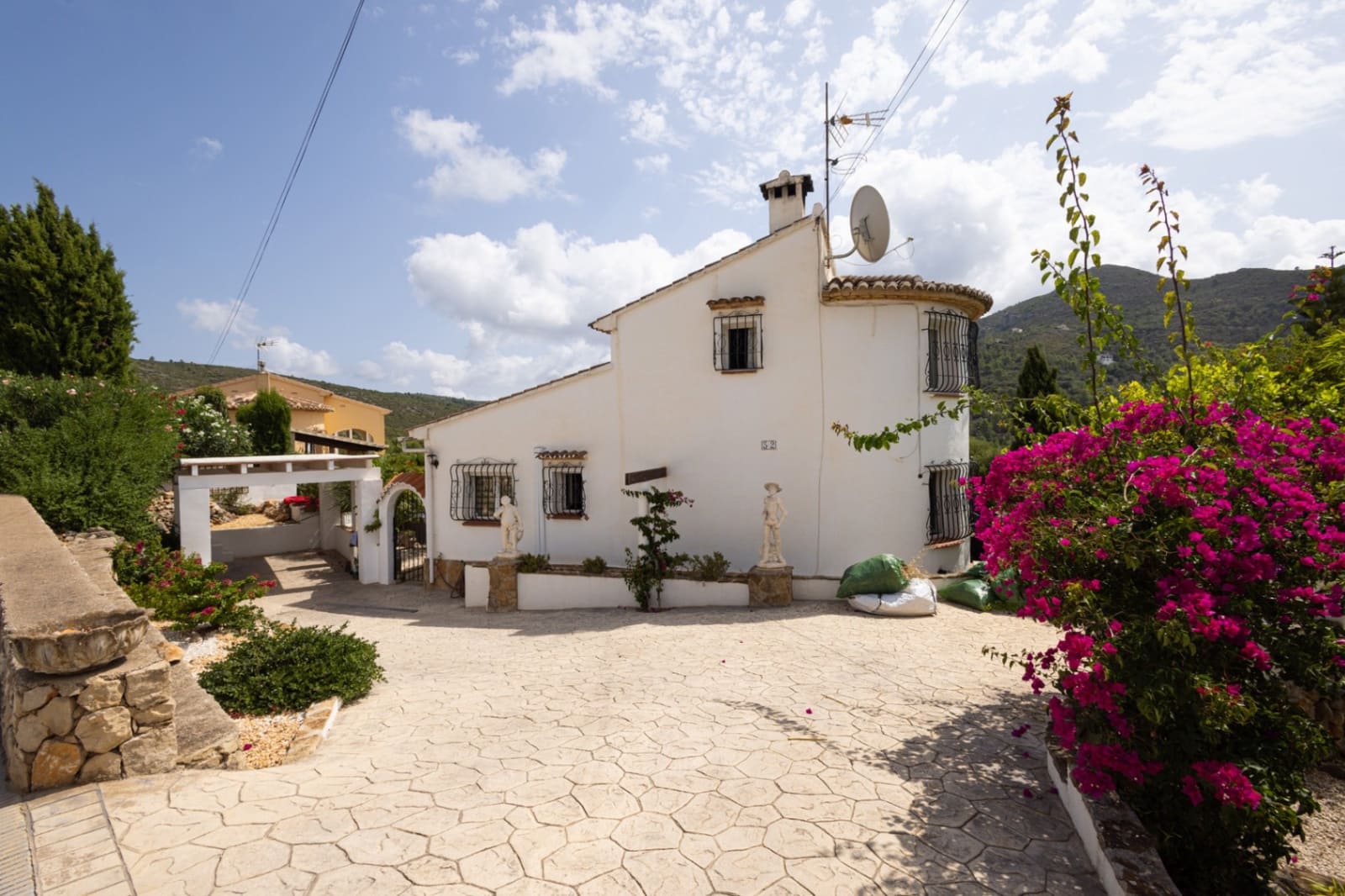 Chalet de 3 habitaciones en Alcalalí / Alcanalí en venta con piscina garaje - 390.000 € (Ref: 10014332)