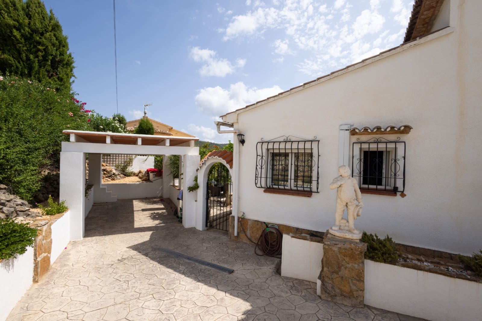 Chalet de 3 habitaciones en Alcalalí / Alcanalí en venta con piscina garaje - 390.000 € (Ref: 10014332)