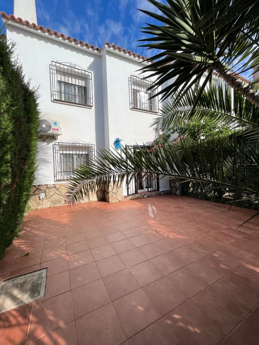 Casa de 3 habitaciones en Dénia en venta con piscina - 314.000 € (Ref: 10014336)