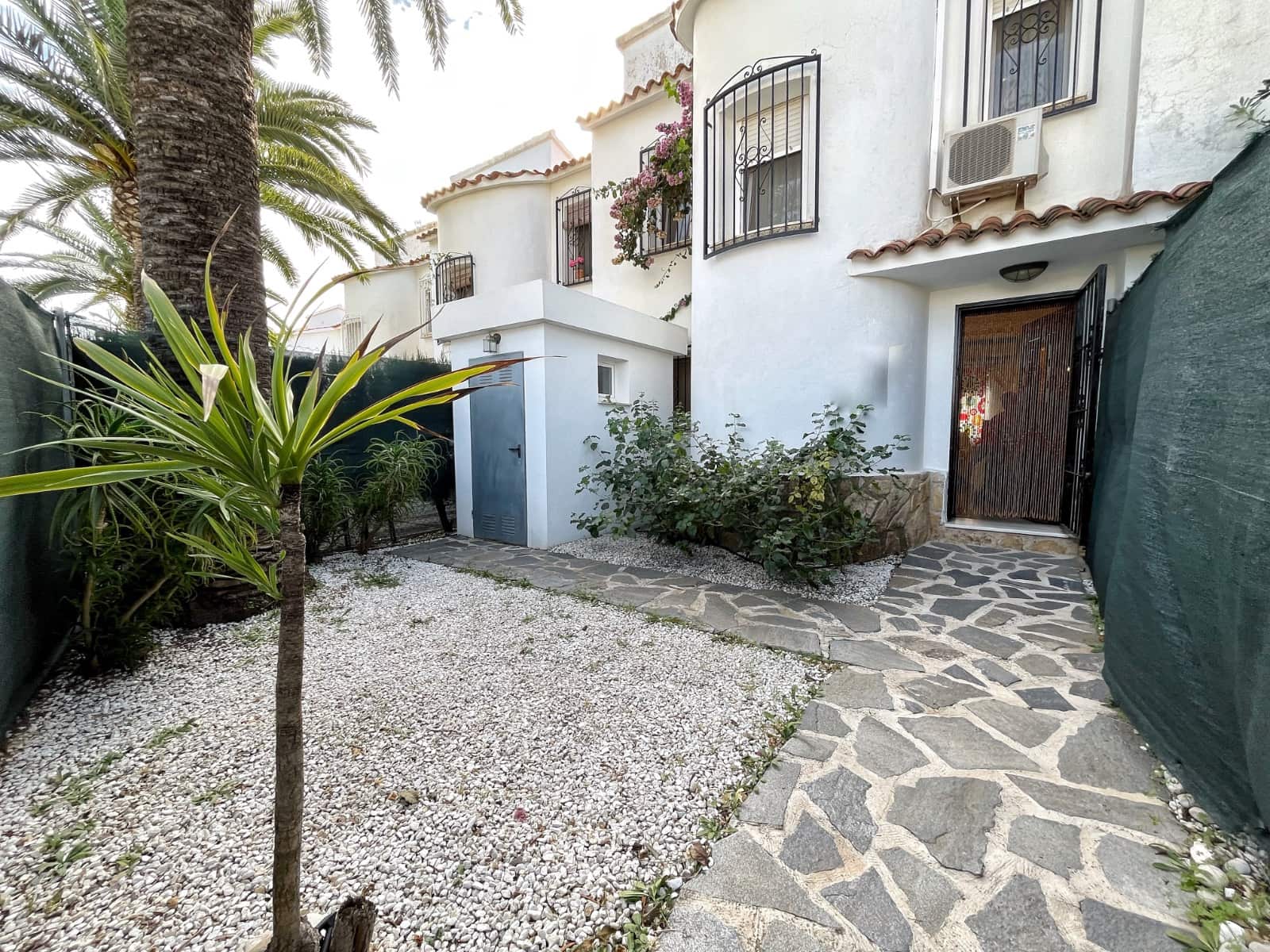 Casa de 3 habitaciones en Dénia en venta con piscina - 314.000 € (Ref: 10014336)