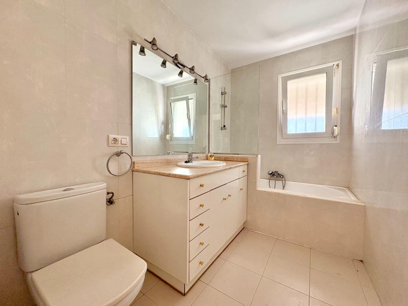 3 slaapkamer Appartement te koop in Denia - € 370.000 (Ref: 10014340)