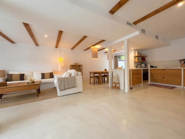 3 bedroom Semi-detached Villa for sale in Las Marinas / Les Marines, Dénia - € 749,000 (Ref: 10014343)