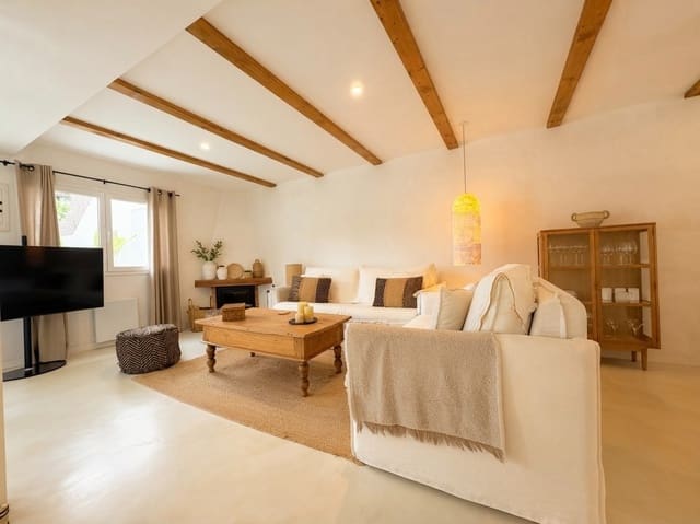 3 bedroom Semi-detached Villa for sale in Las Marinas / Les Marines, Dénia - € 749,000 (Ref: 10014343)
