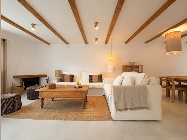 3 bedroom Semi-detached Villa for sale in Las Marinas / Les Marines, Dénia - € 749,000 (Ref: 10014343)