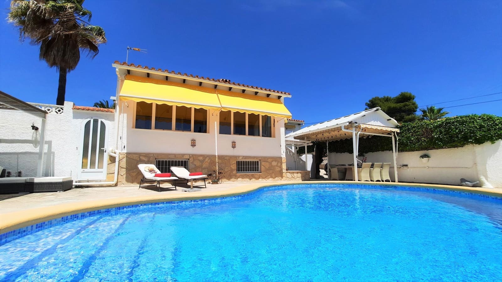Chalet de 3 habitaciones en Moraira en venta - 895.000 € (Ref: 10014345)