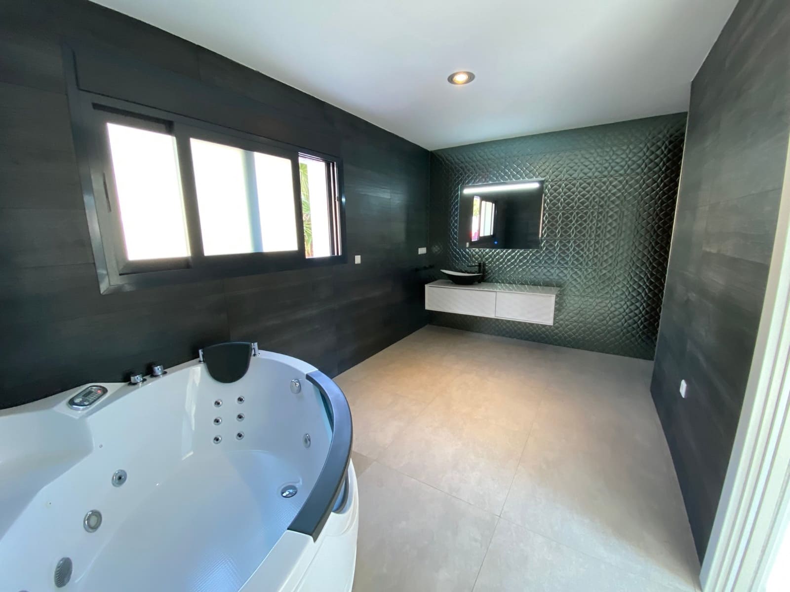 4 soveværelse Villa til salg i Calpe / Calp - € 900.000 (Ref: 10014346)