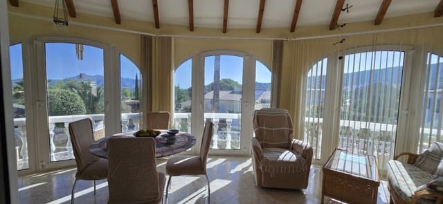 3 chambre Villa/Maison à vendre à Orba avec piscine garage - 490 000 € (Ref: 10086355)
