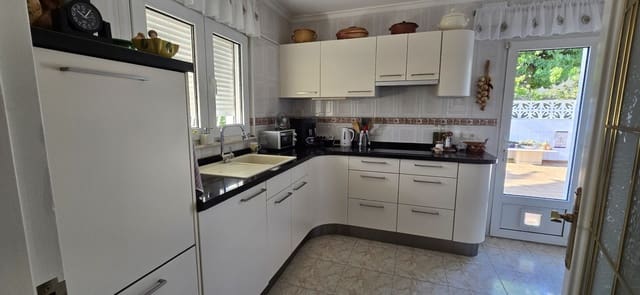 3 chambre Villa/Maison à vendre à Orba avec piscine garage - 490 000 € (Ref: 10086355)