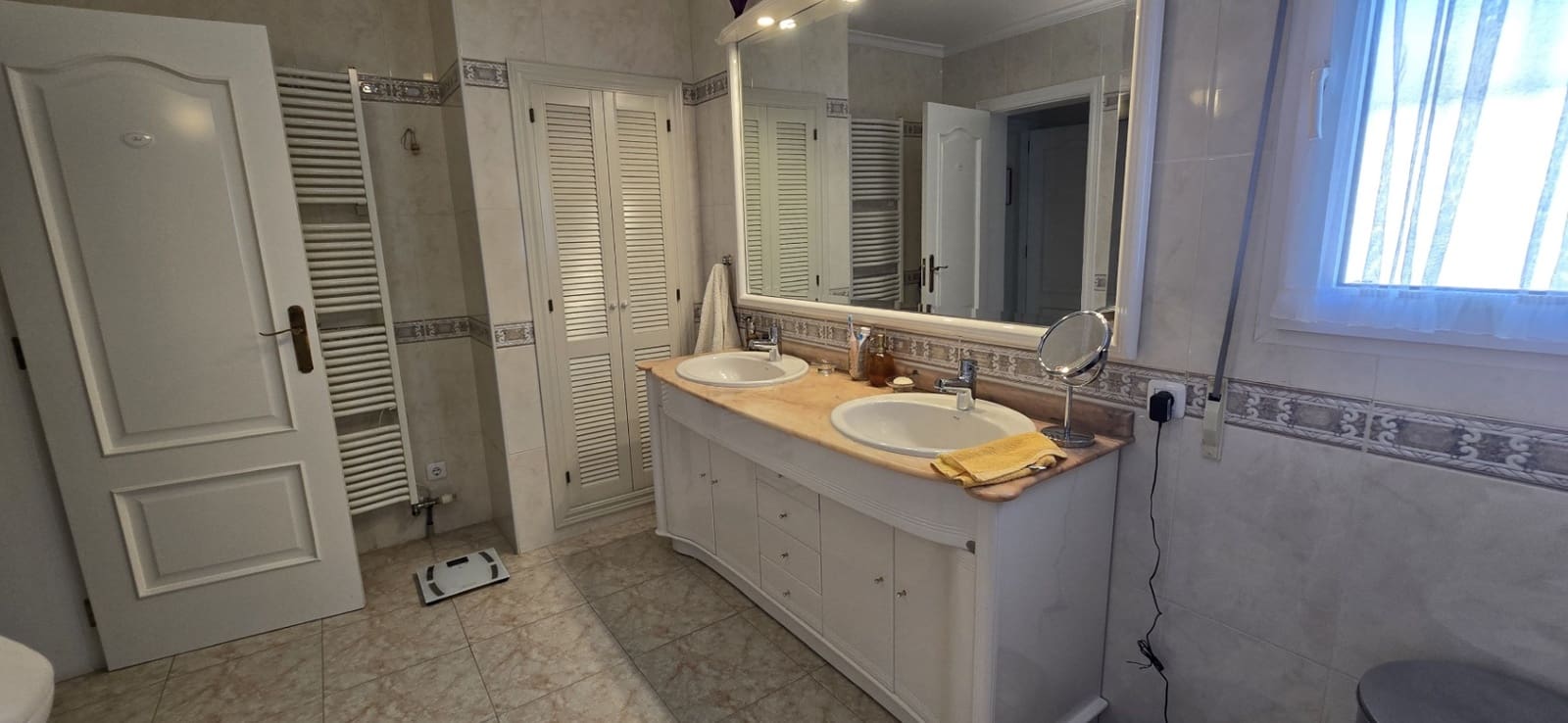 3 Zimmer Villa zu verkaufen in Orba mit Pool Garage - 490.000 € (Ref: 10086355)