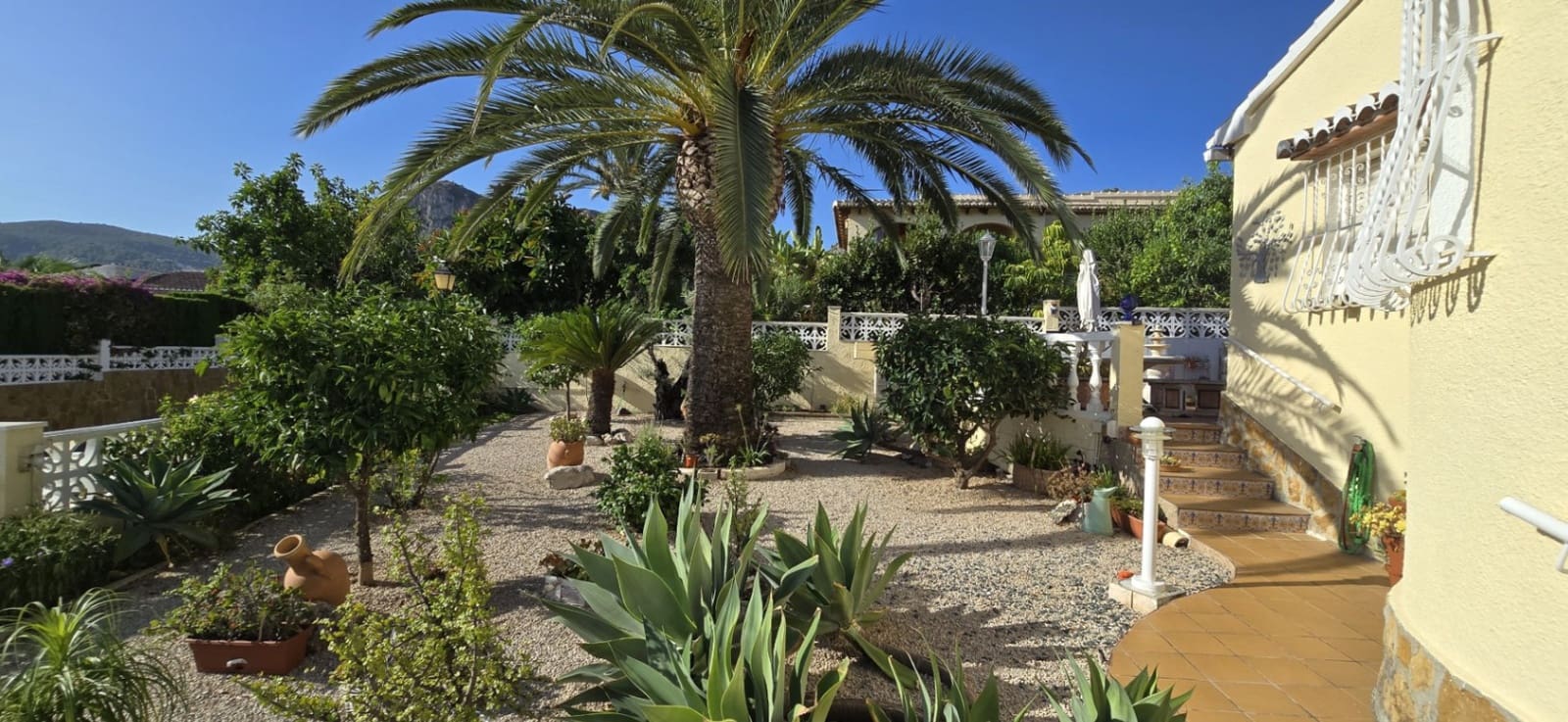 3 Zimmer Villa zu verkaufen in Orba mit Pool Garage - 490.000 € (Ref: 10086355)