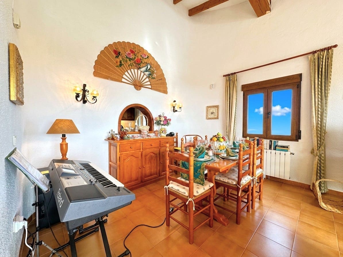 3 chambre Villa/Maison à vendre à Cumbre del Sol avec piscine garage - 720 000 € (Ref: 10103627)