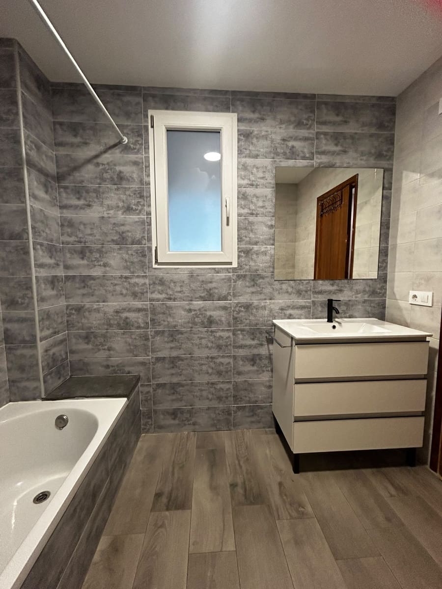 3 Zimmer Wohnung zu verkaufen in Orba mit Garage - 208.000 € (Ref: 10124882)