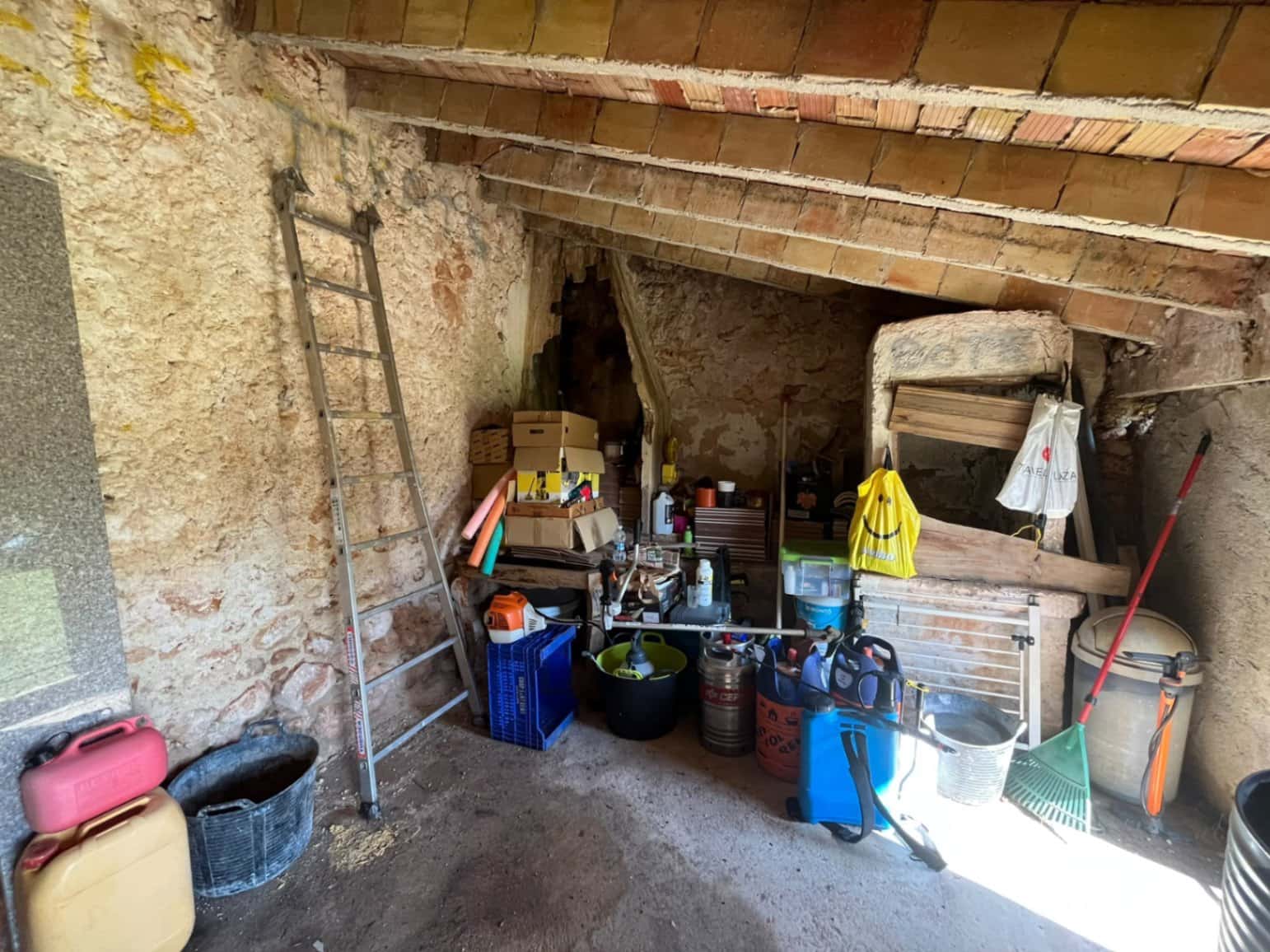 Finca/Country House for sale in Rafol de Almunia - € 220,000 (Ref: 10167271)