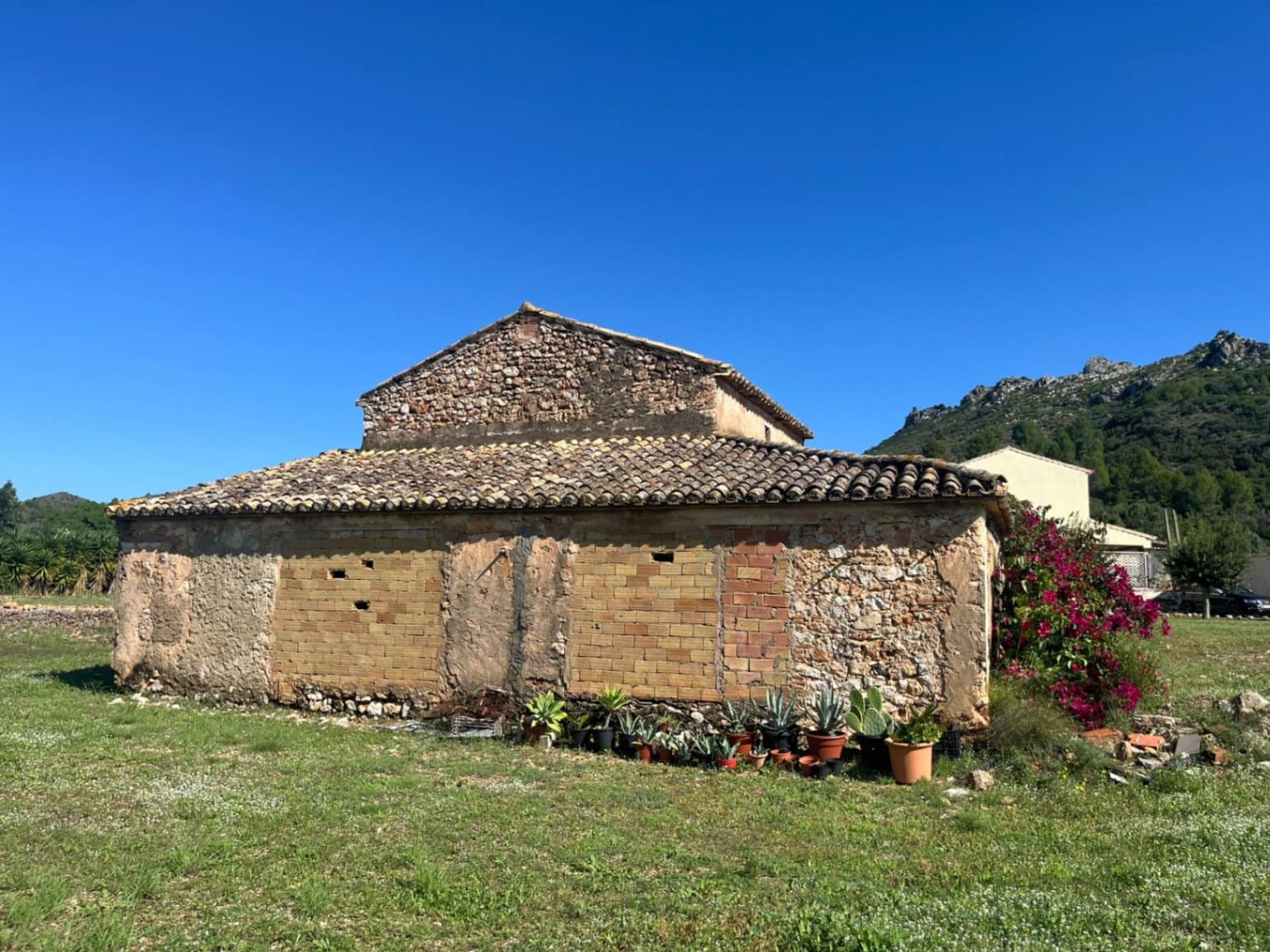 Finca/Country House for sale in Rafol de Almunia - € 220,000 (Ref: 10167271)