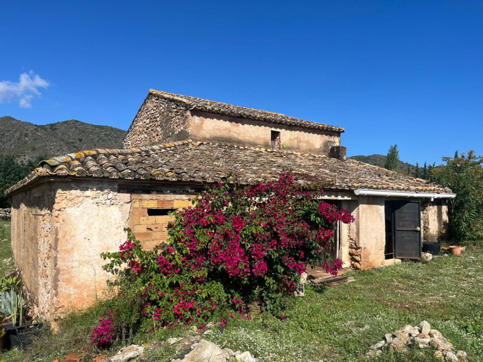 Finca/Country House for sale in Rafol de Almunia - € 220,000 (Ref: 10167271)