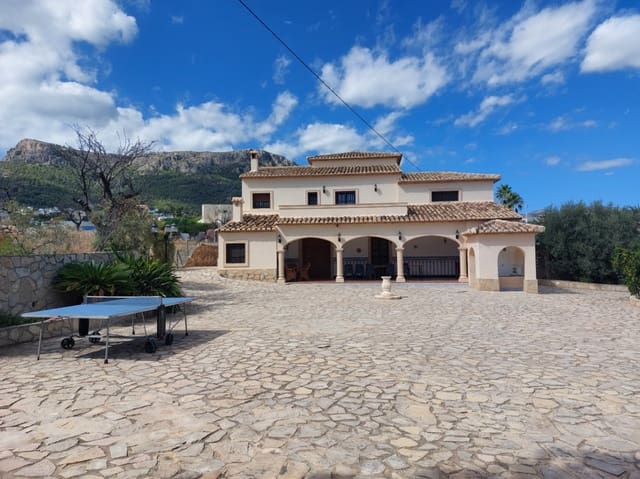 9 bedroom Villa for sale in Calpe / Calp with pool garage - € 800,000 (Ref: 10185889)