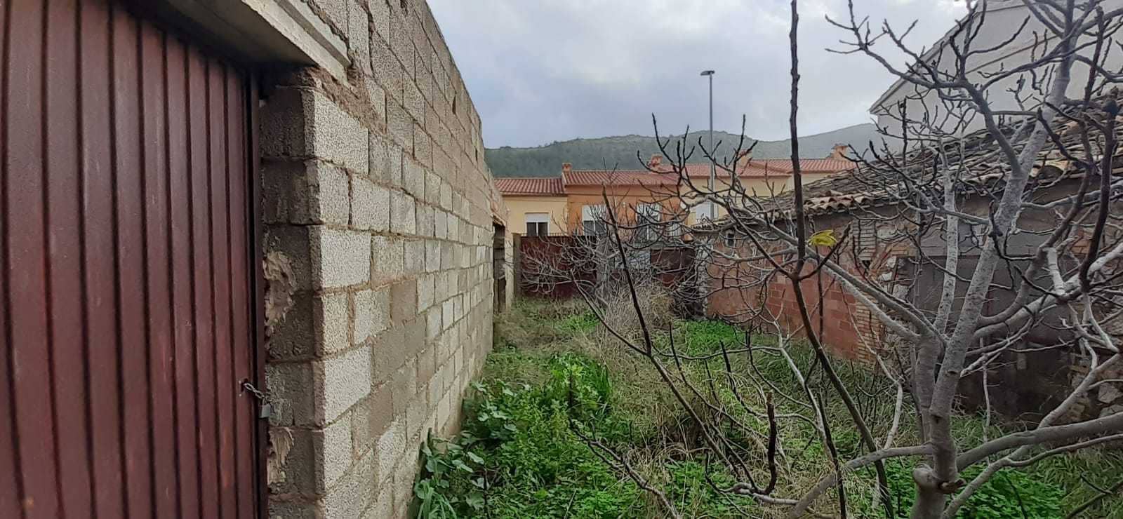 Grunde uden byggetilladelser til salg i Orba - € 85.000 (Ref: 4949417)