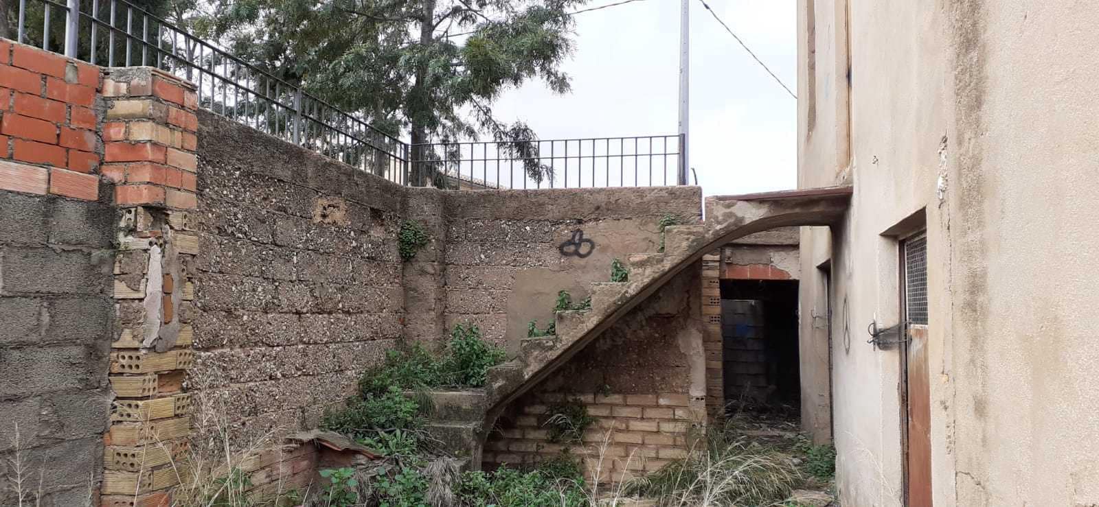 Grunde uden byggetilladelser til salg i Orba - € 85.000 (Ref: 4949417)