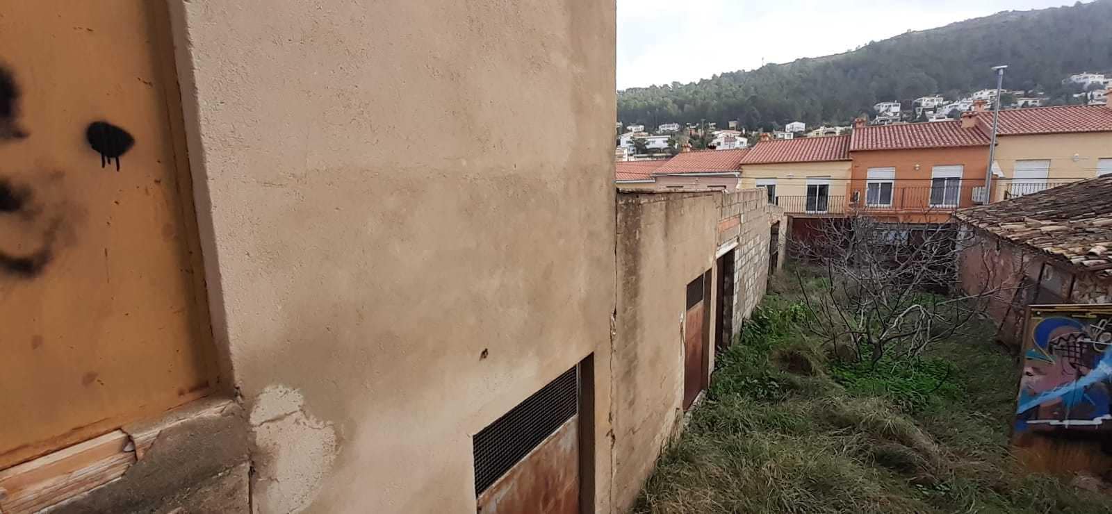 Grunde uden byggetilladelser til salg i Orba - € 85.000 (Ref: 4949417)