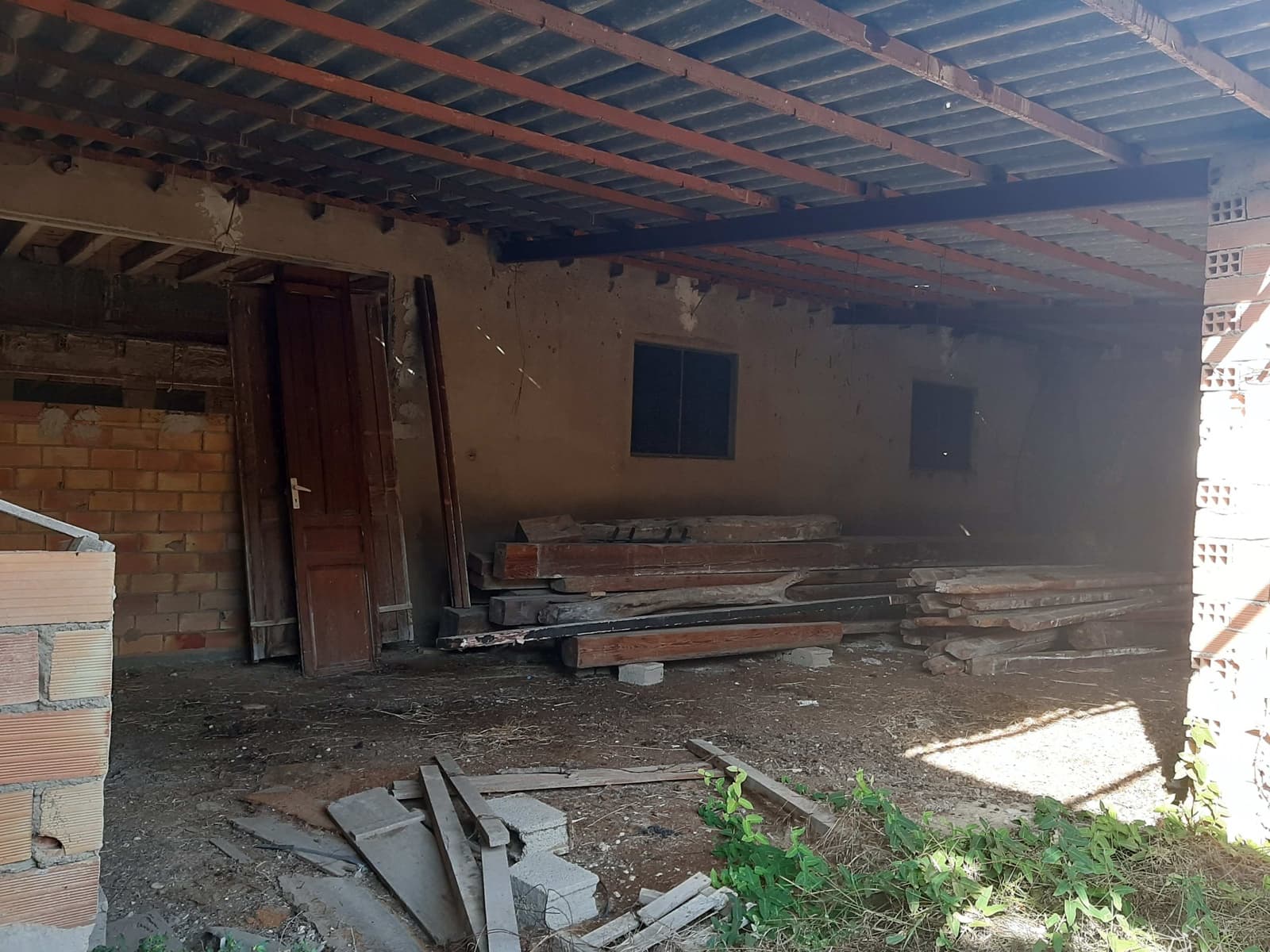 Grunde uden byggetilladelser til salg i Orba - € 85.000 (Ref: 4949417)