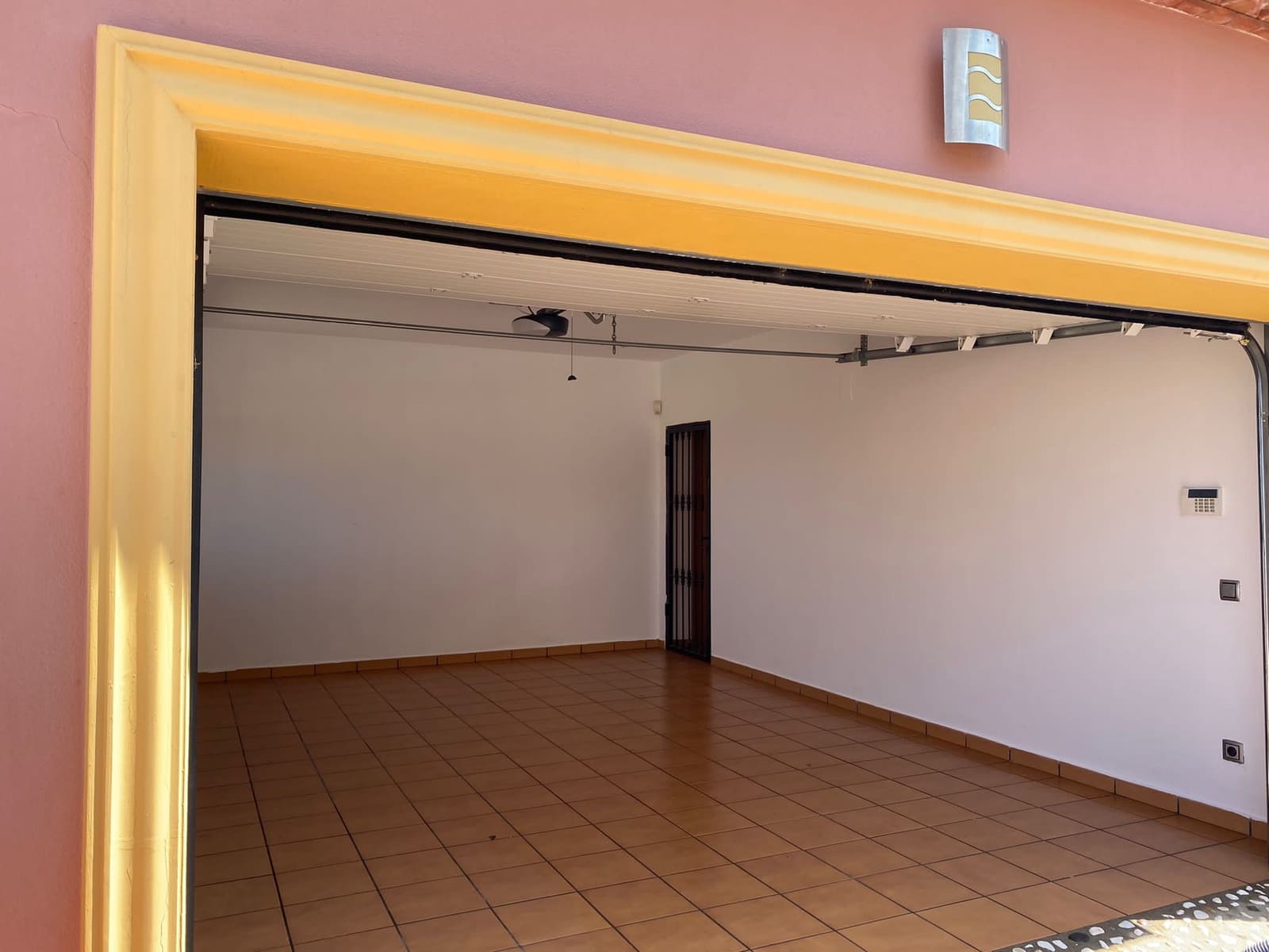 5 sypialnia Willa na sprzedaż w Orba z basenem garażem - 499 000 € (Ref: 7743132)