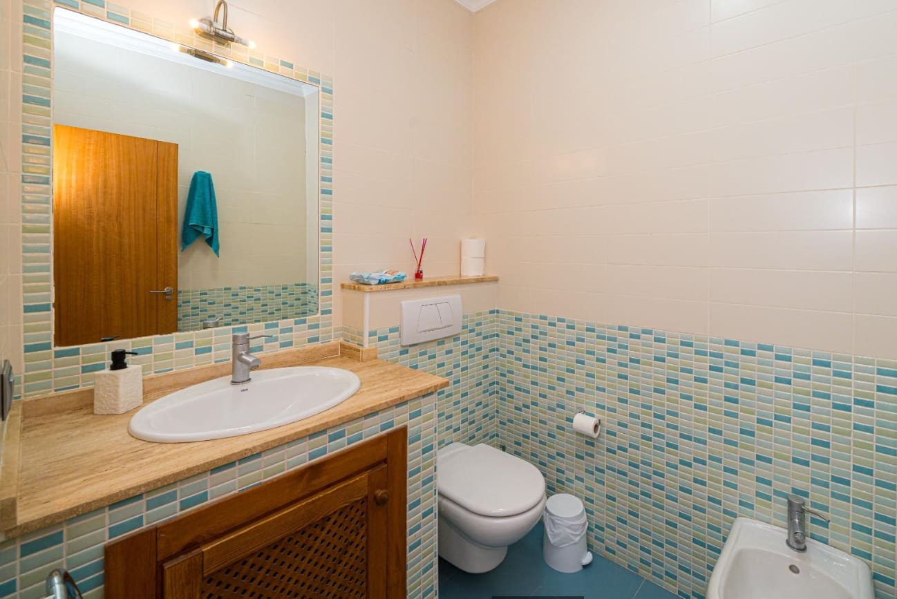 5 sypialnia Willa na sprzedaż w Orba z basenem garażem - 499 000 € (Ref: 7743132)