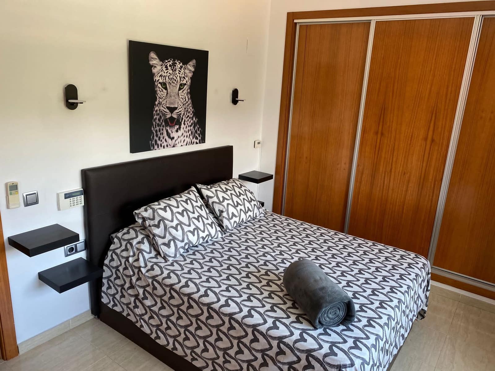 5 sypialnia Willa na sprzedaż w Orba z basenem garażem - 499 000 € (Ref: 7743132)