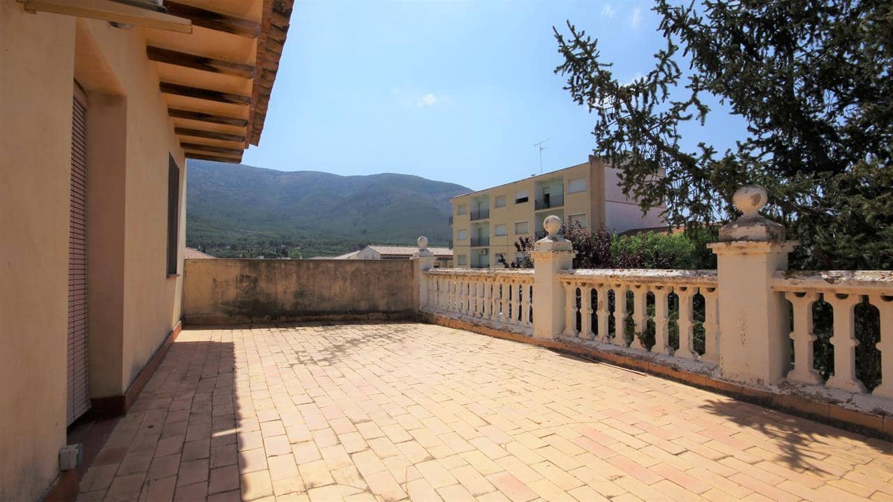 6 bedroom Villa for sale in Parcent - € 420,000 (Ref: 7898361)
