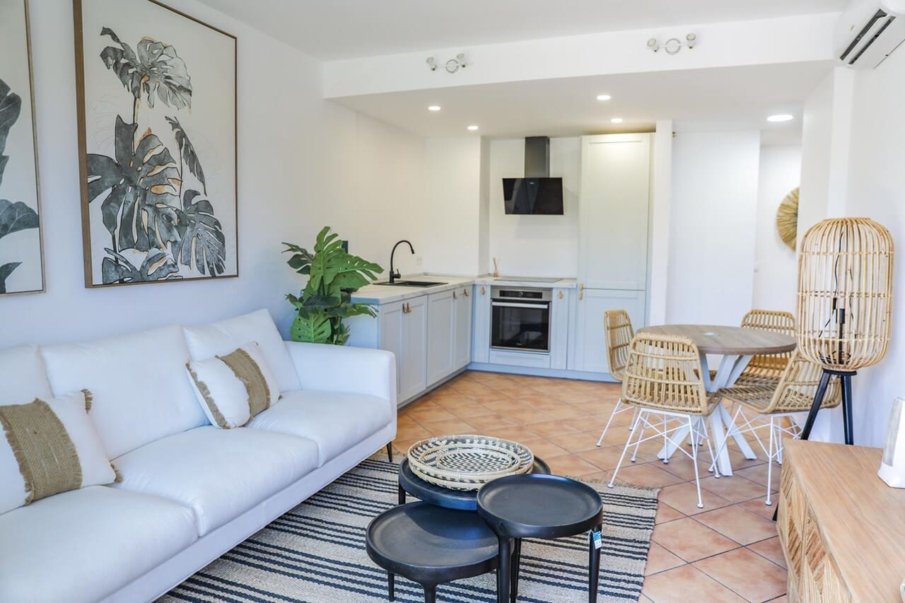 2 Zimmer Apartment zu verkaufen in Denia mit Pool - 381.000 € (Ref: 8030530)