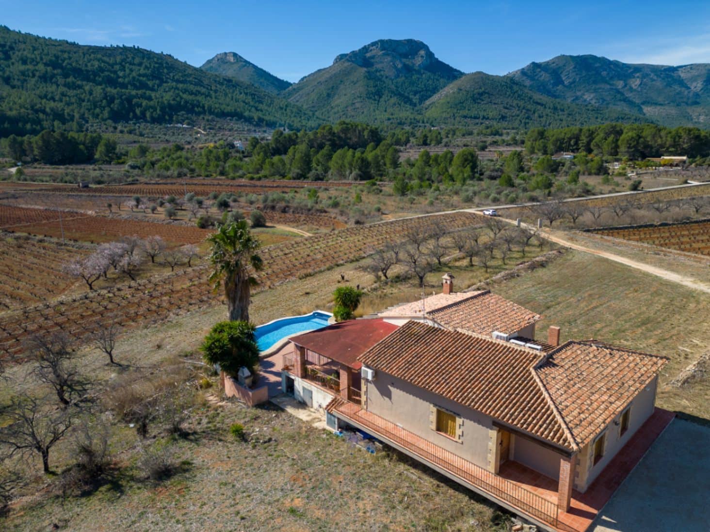 2 bedroom Villa for sale in Jalon / Xalo with pool - € 950,000 (Ref: 8133650)