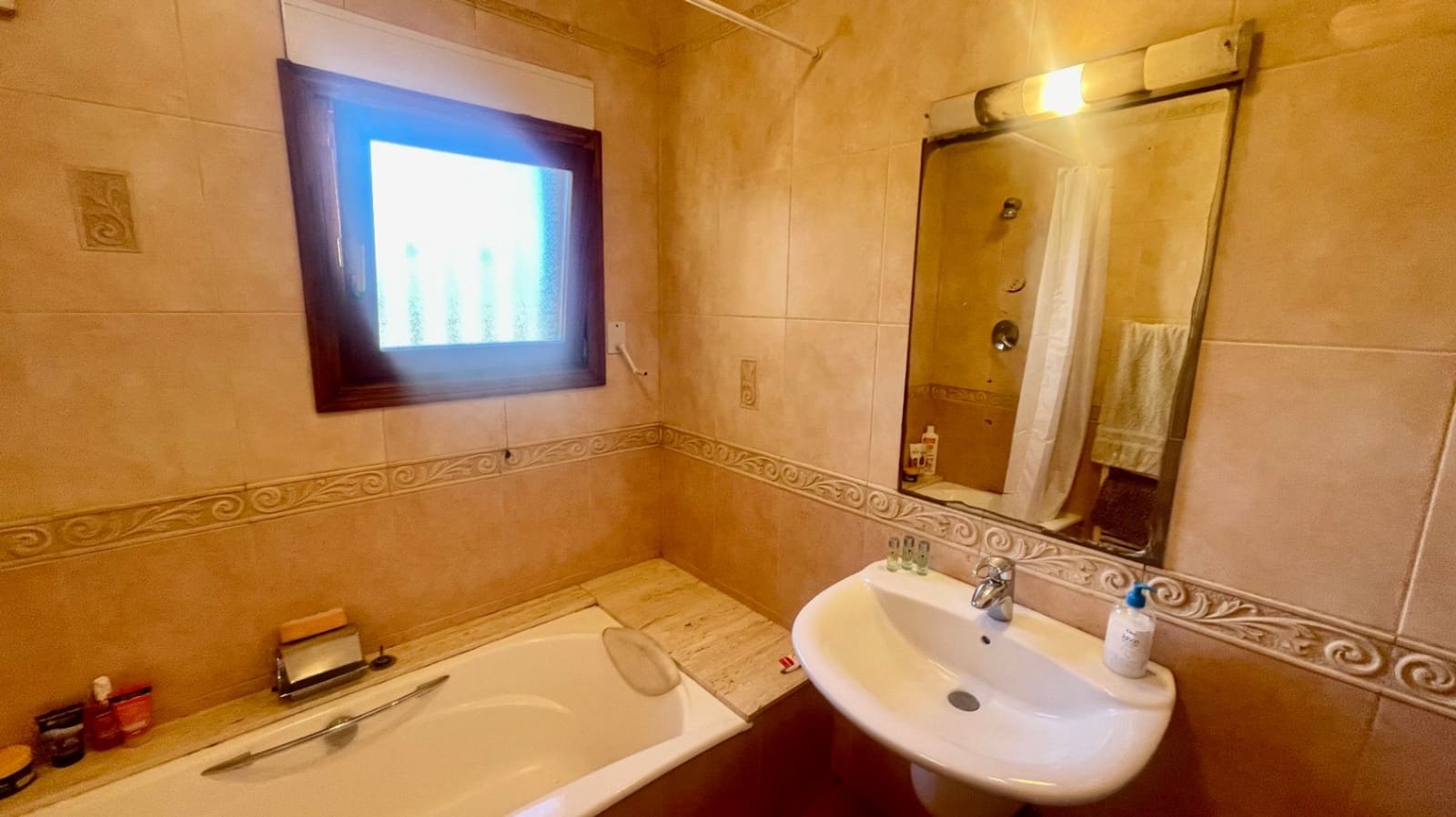 2 bedroom Villa for sale in Jalon / Xalo with pool - € 950,000 (Ref: 8133650)