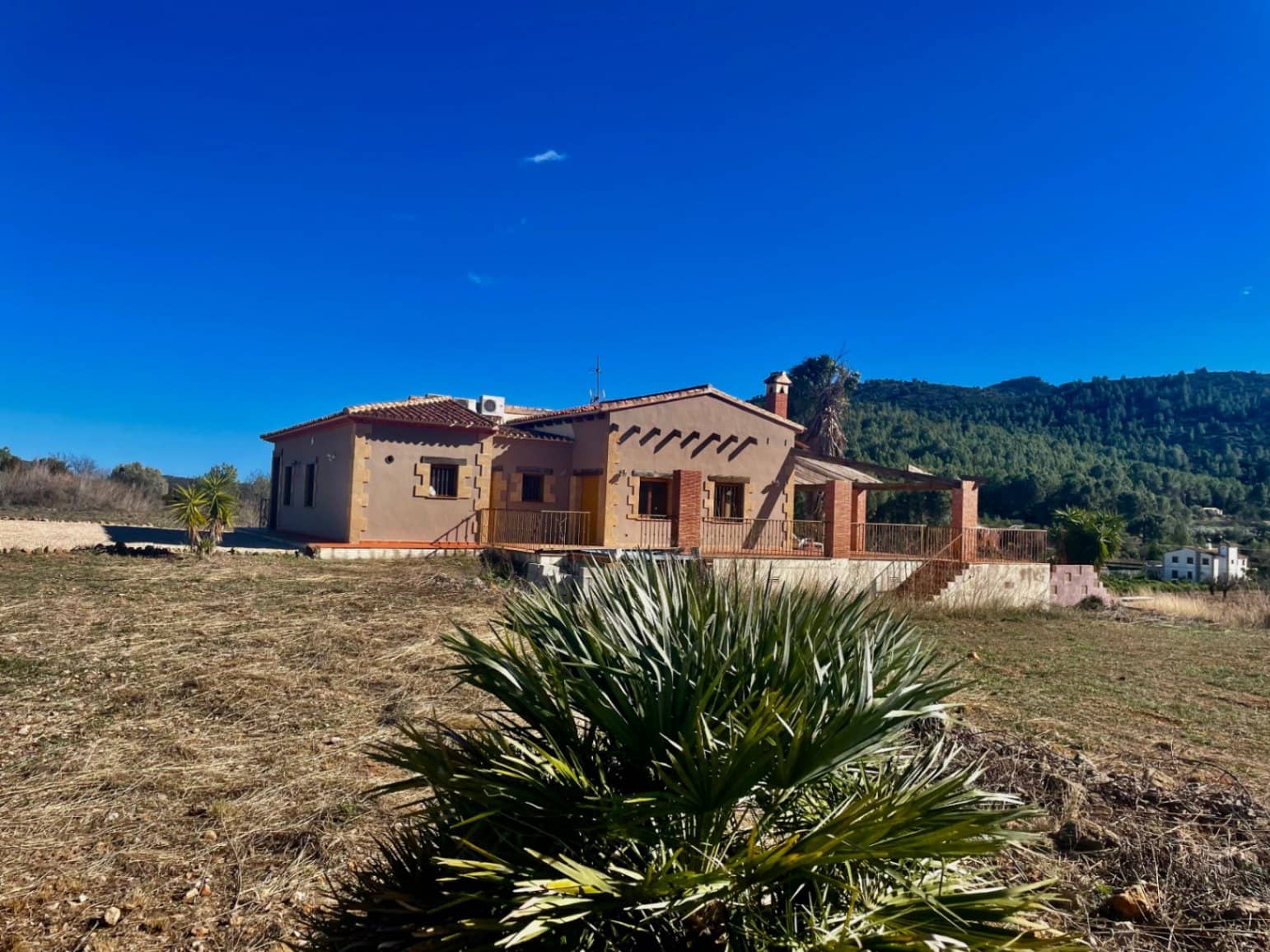 2 bedroom Villa for sale in Jalon / Xalo with pool - € 950,000 (Ref: 8133650)