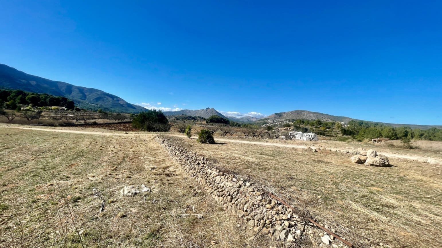 2 bedroom Villa for sale in Jalon / Xalo with pool - € 950,000 (Ref: 8133650)