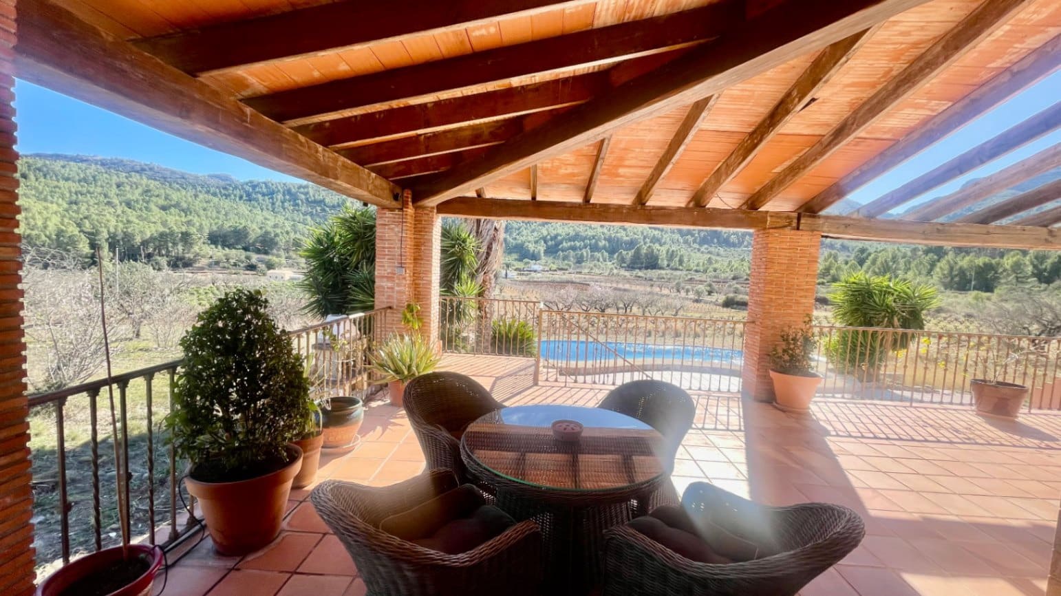 2 bedroom Villa for sale in Jalon / Xalo with pool - € 950,000 (Ref: 8133650)