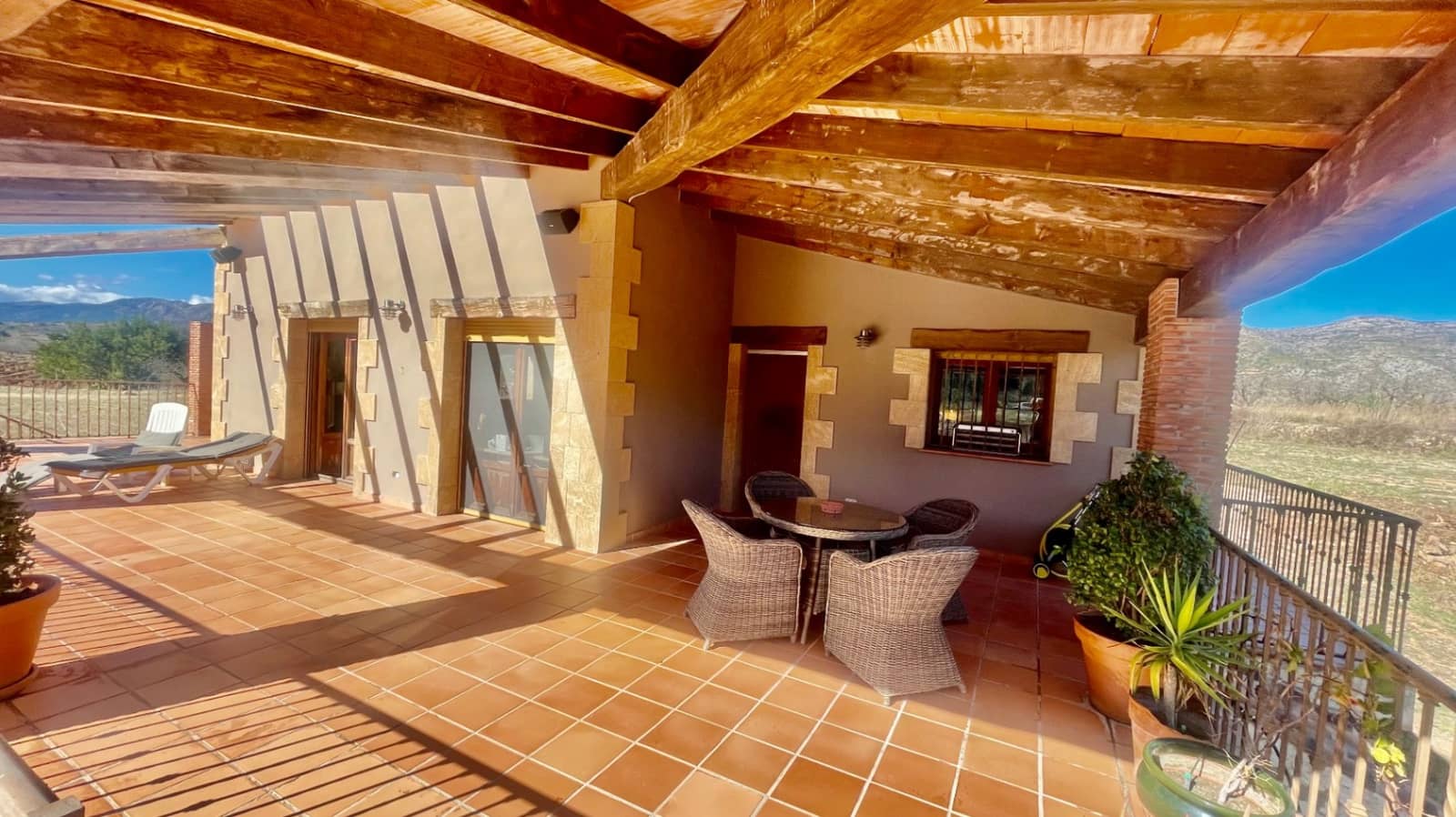 2 bedroom Villa for sale in Jalon / Xalo with pool - € 950,000 (Ref: 8133650)