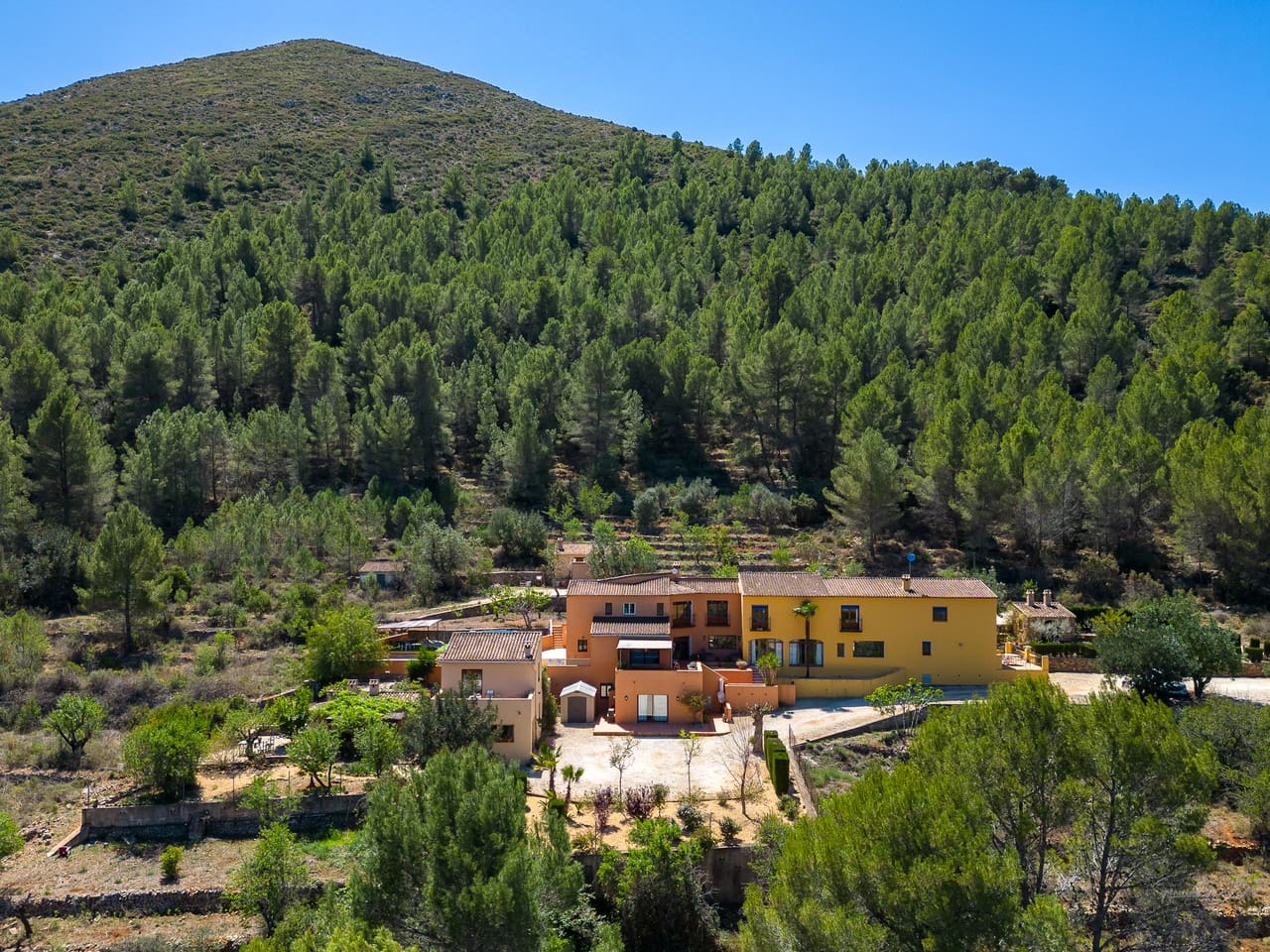 10 sypialnia Finka/Dom wiejski na sprzedaż w Jalon / Xalo z basenem - 1 115 000 € (Ref: 8296673)