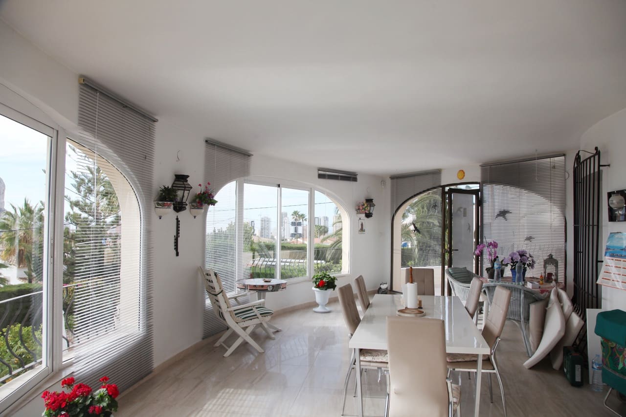 5 bedroom Villa for sale in Calpe / Calp with pool - € 825,000 (Ref: 8345769)