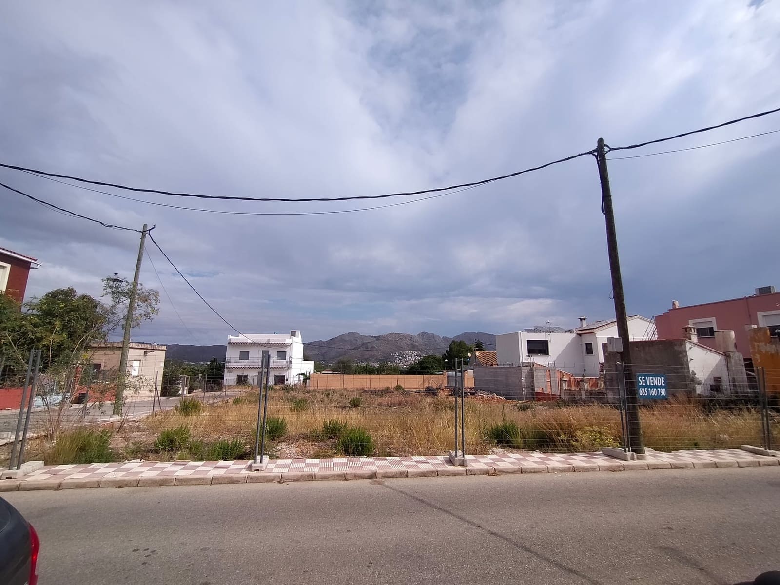 Grunde uden byggetilladelser til salg i Benidoleig - € 300.000 (Ref: 8353029)