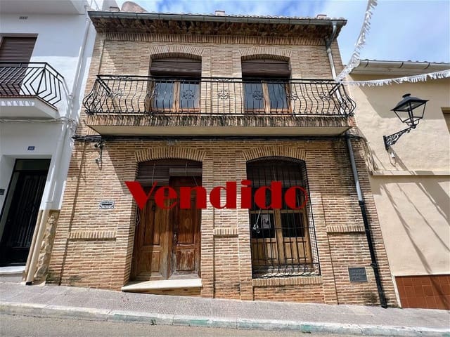5 bedroom Townhouse for sale in Orba - € 329,000 (Ref: 8422313)