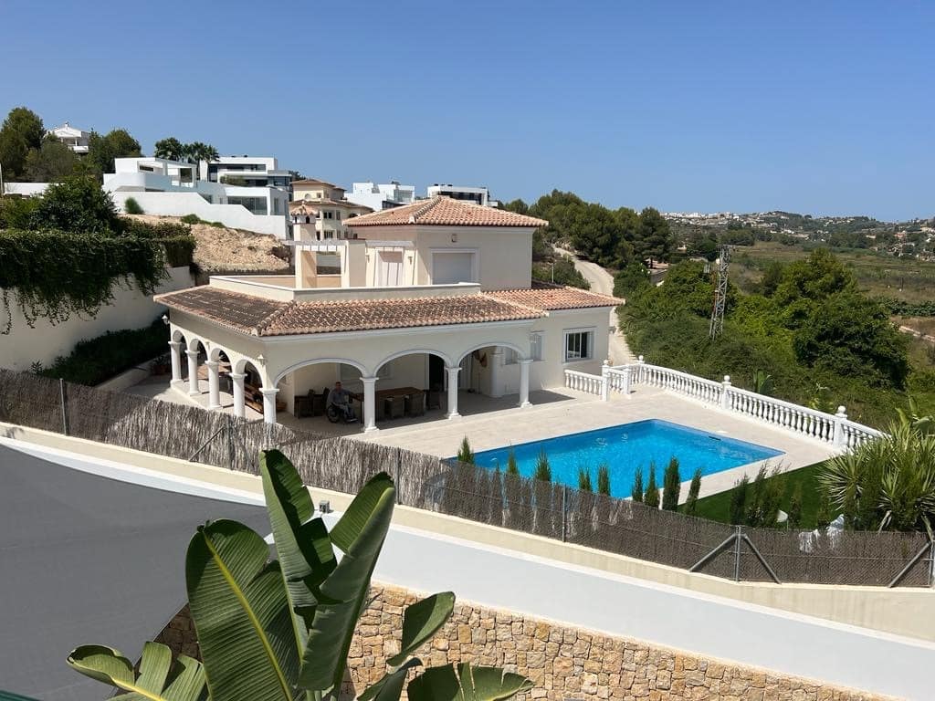 Chalet de 5 habitaciones en Moraira en venta con garaje - 995.000 € (Ref: 8429271)