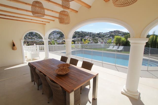 Chalet de 5 habitaciones en Moraira, Teulada-Moraira en venta con garaje - 995.000 € (Ref: 8429271)