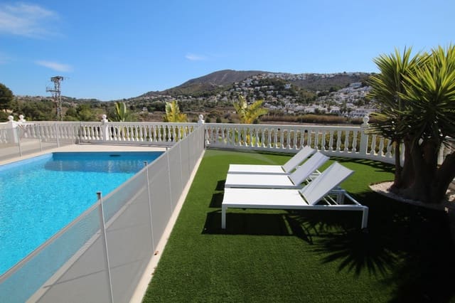 Chalet de 5 habitaciones en Moraira, Teulada-Moraira en venta con garaje - 995.000 € (Ref: 8429271)